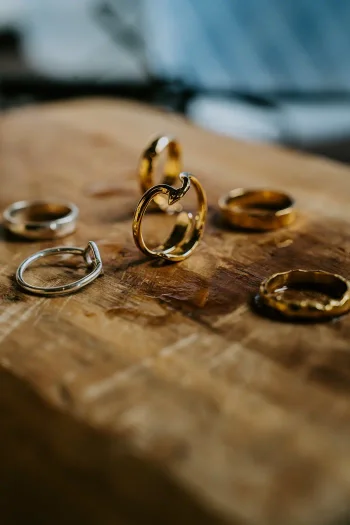 Gold vs. Silver: Which Metal Should You Choose?